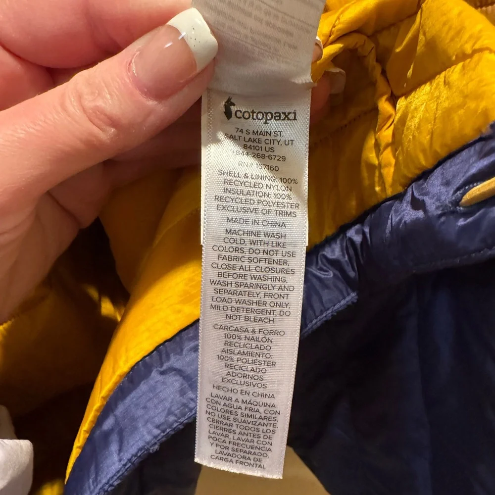 Cotopaxi Women’s Gold and Blue Hooded Down Jacket - Picture 9 of 13